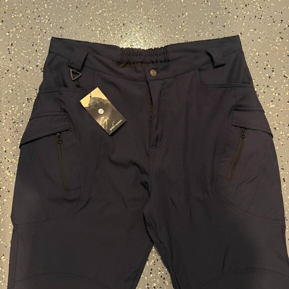 Outdoor cargo pants with multiple pockets - Picture 5 of 5